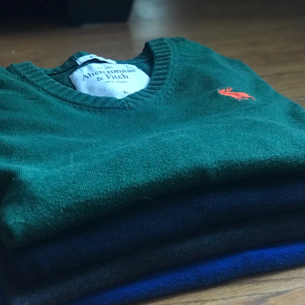 BUNDLE Abercrombie & Fitch New York young mens muscle sweaters